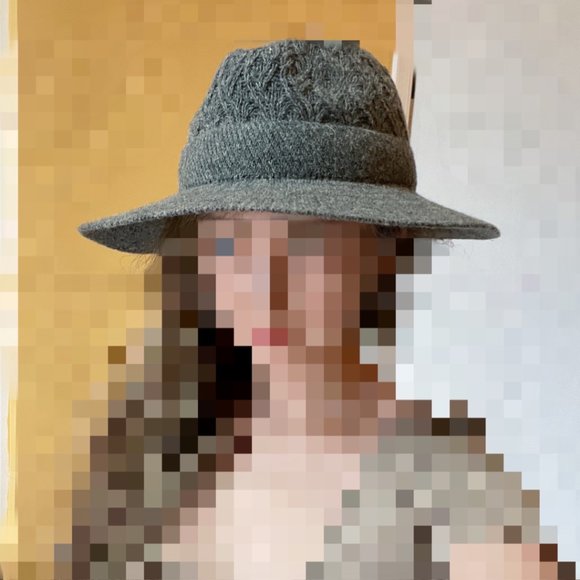 NWOT BCBGMAXAZRIA Wool Hat - Picture 4 of 4